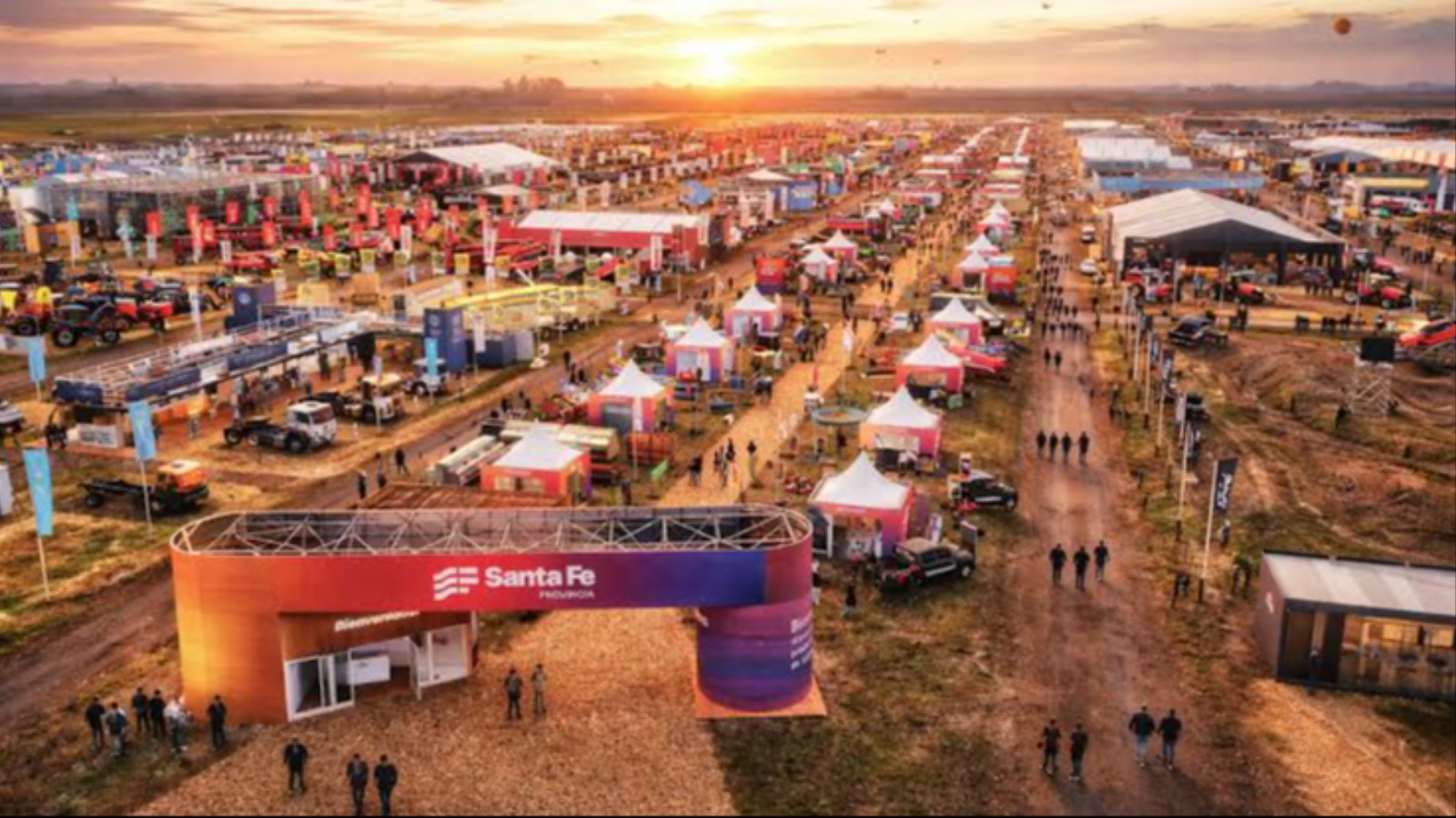 Sembradora agrícola con chasis de acero en feria AgroActiva 2026 Argentina